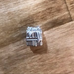Christmas Present Pandora Bead